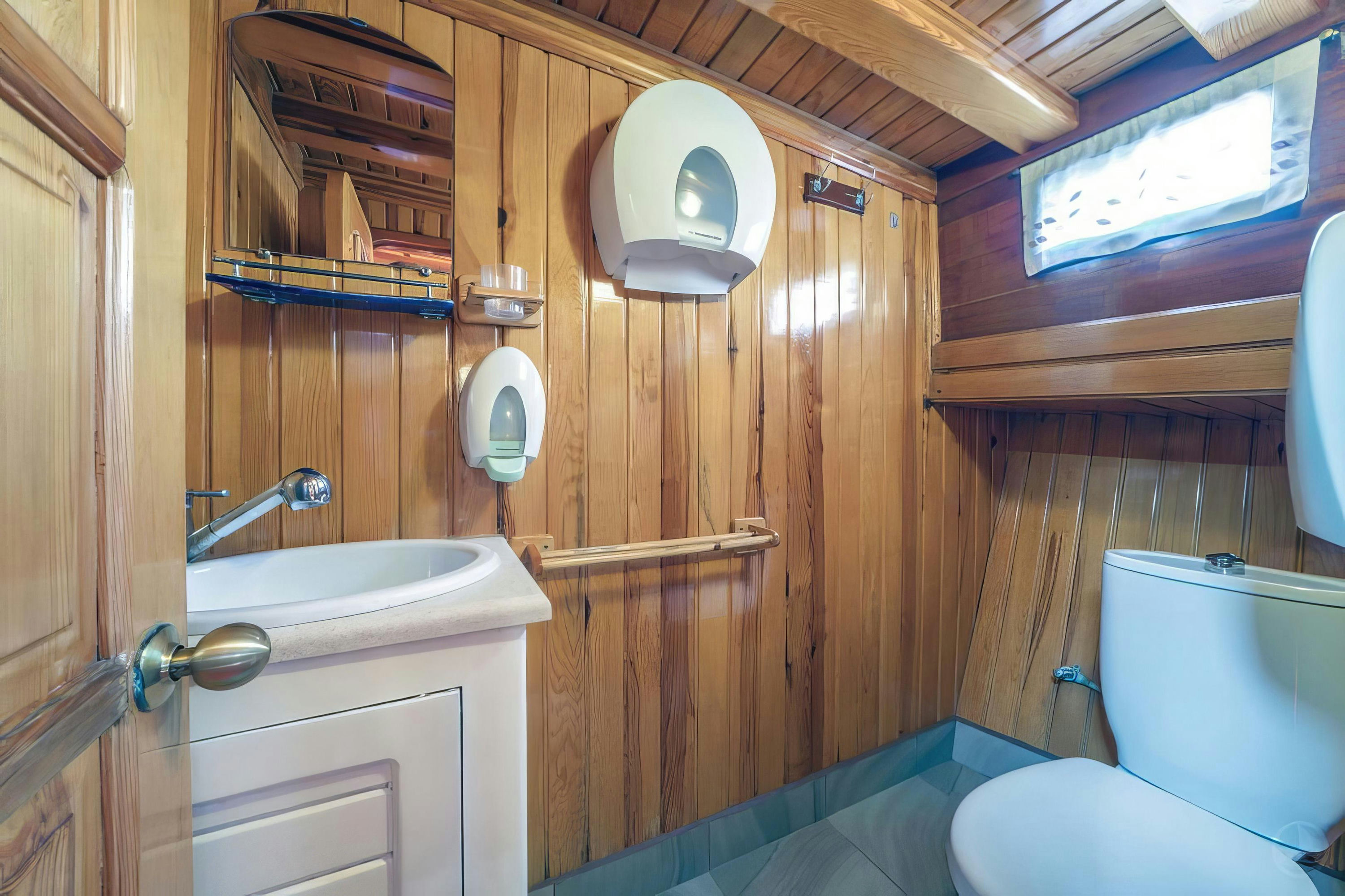 Interior Gulet Tango image 20