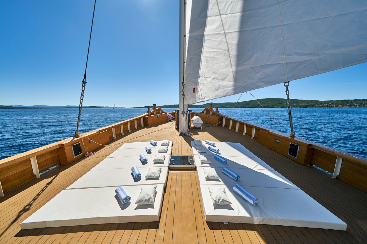 Ardura sunbathing area (2)