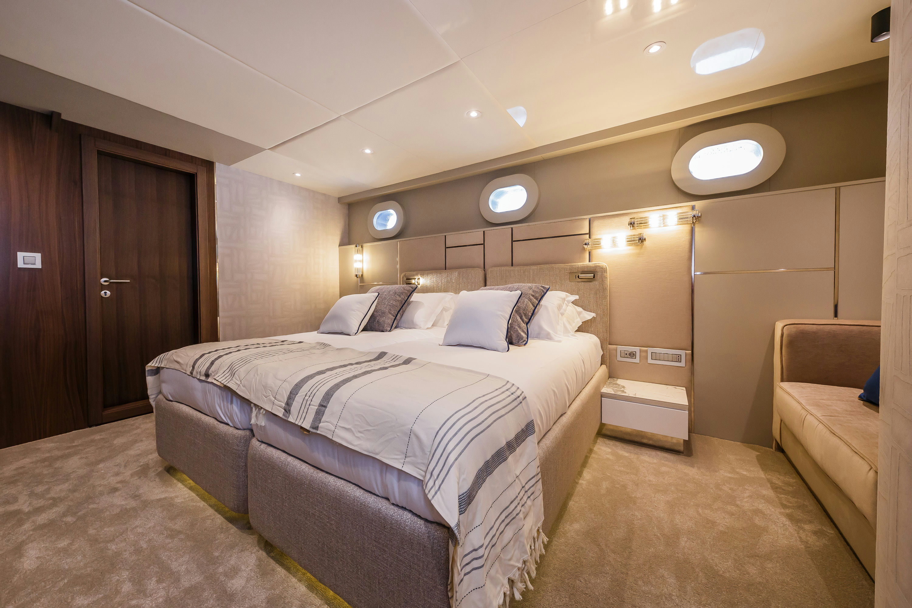 Interior Clase Azul image 17