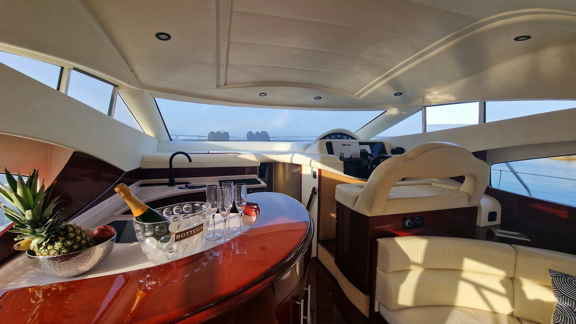 Interior Astondoa 46 Fly image 13