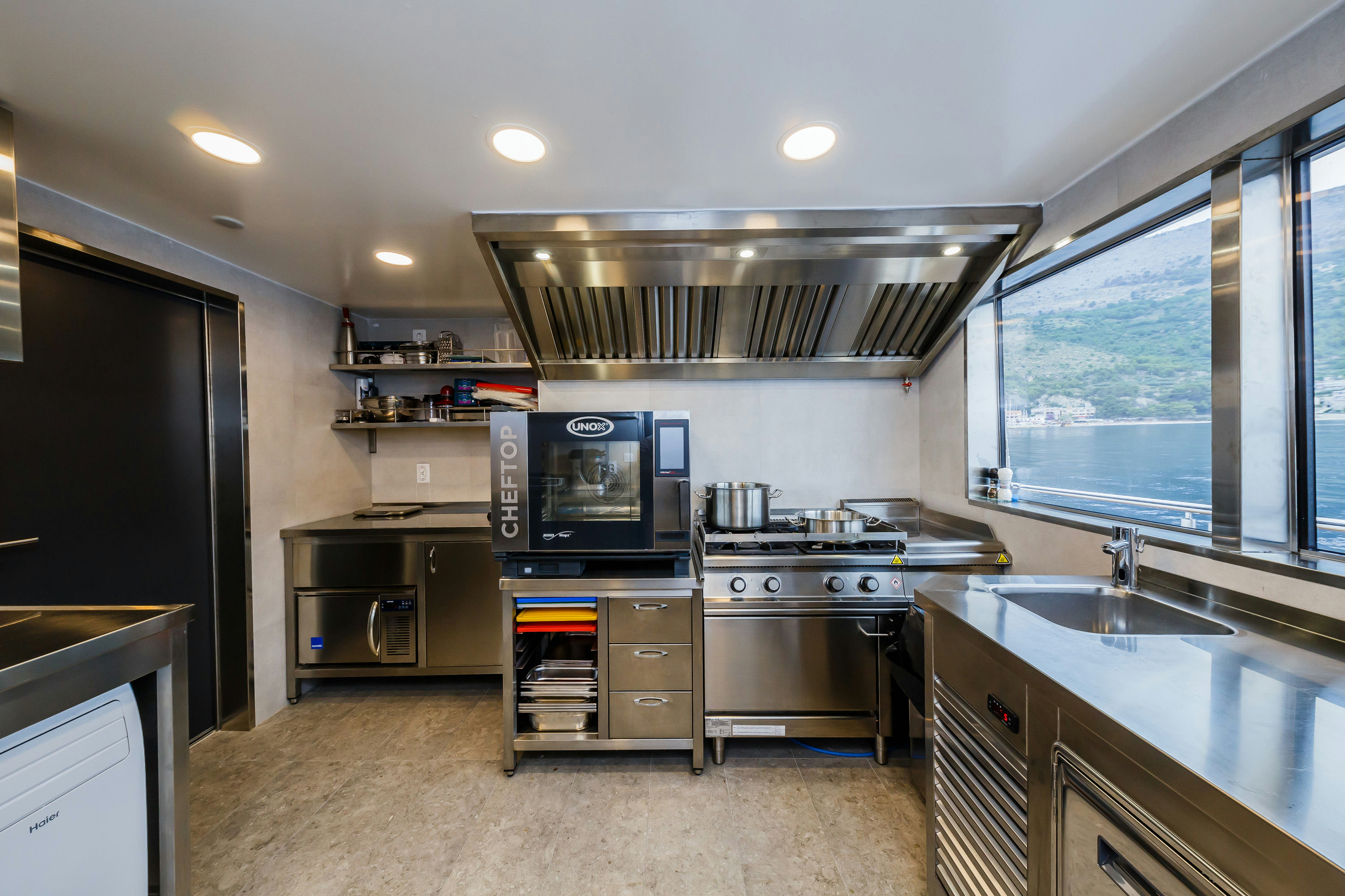 Interior Clase Azul image 25