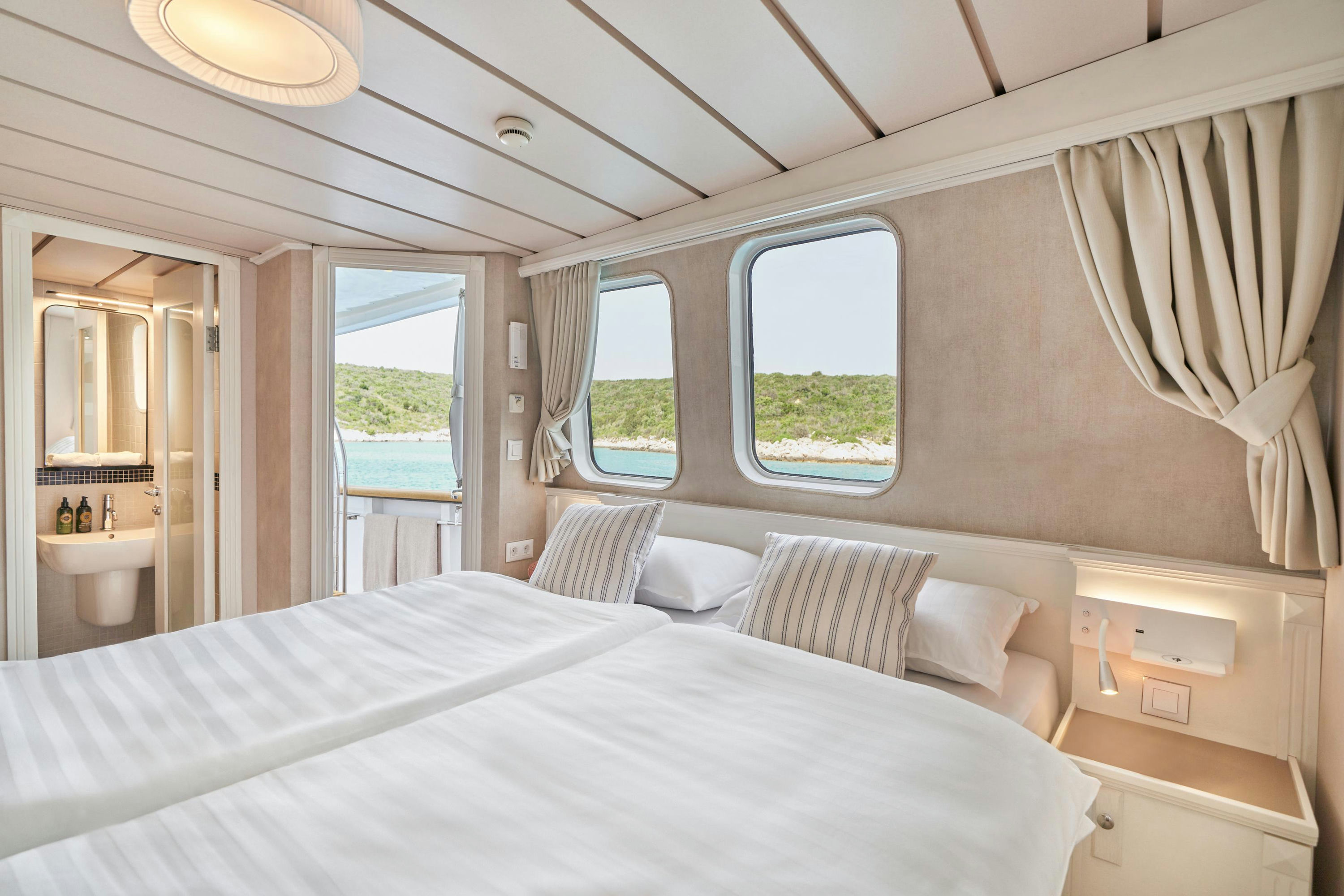 Interior La Perla image 25