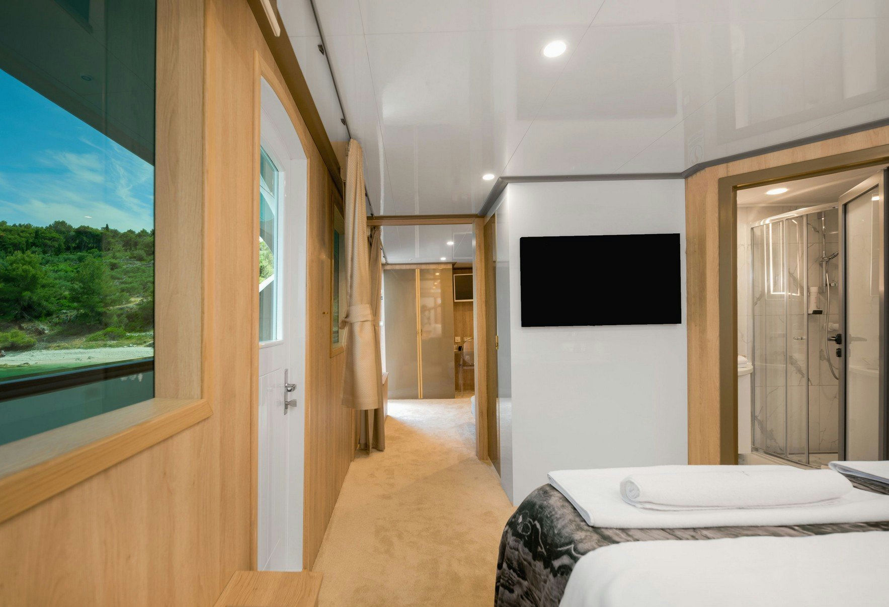 Interior Agape Rose image 37