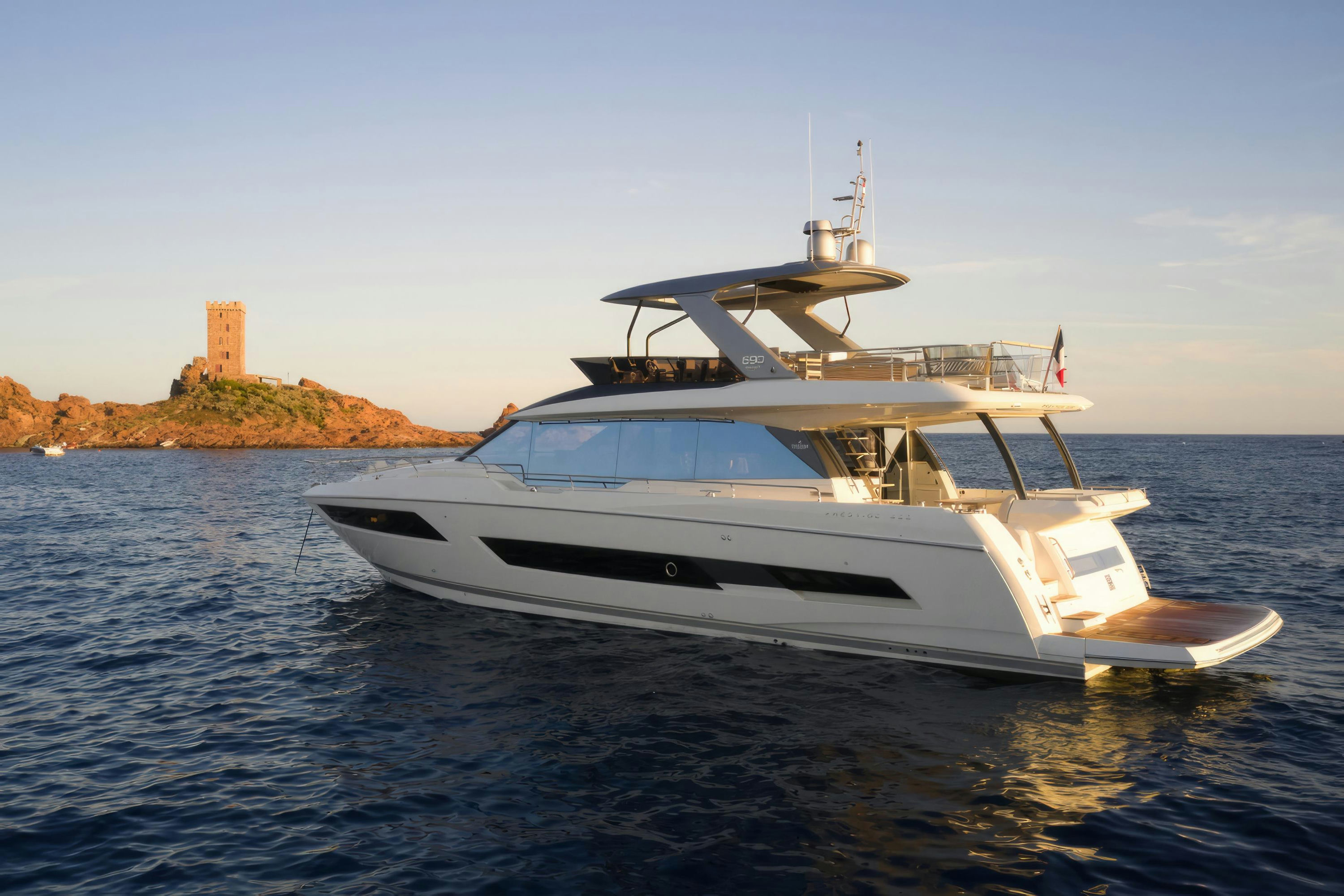 Prestige 690 (1) DubrovnikCharter.com