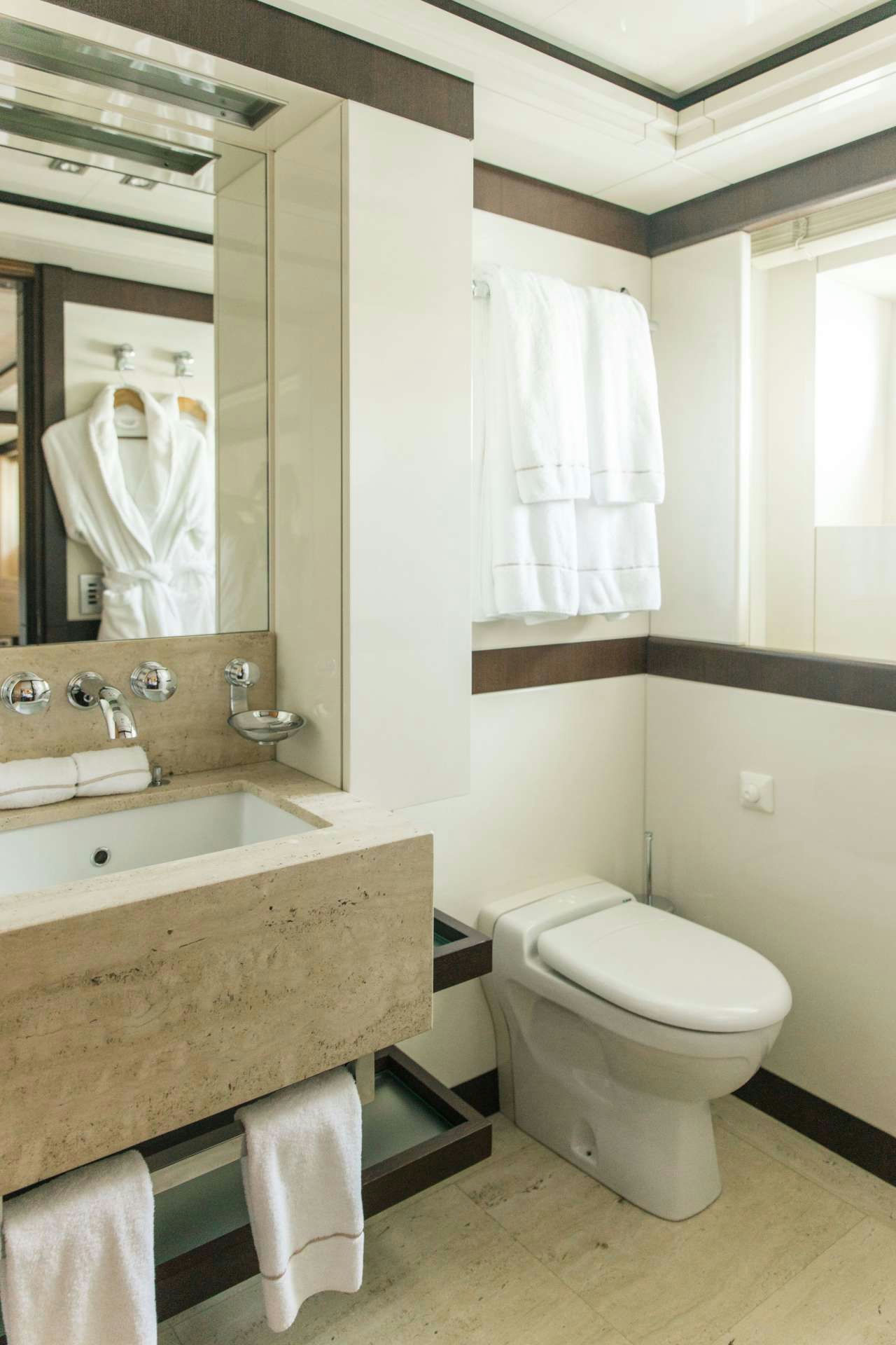 Interior ISA YACHT 47 image 27