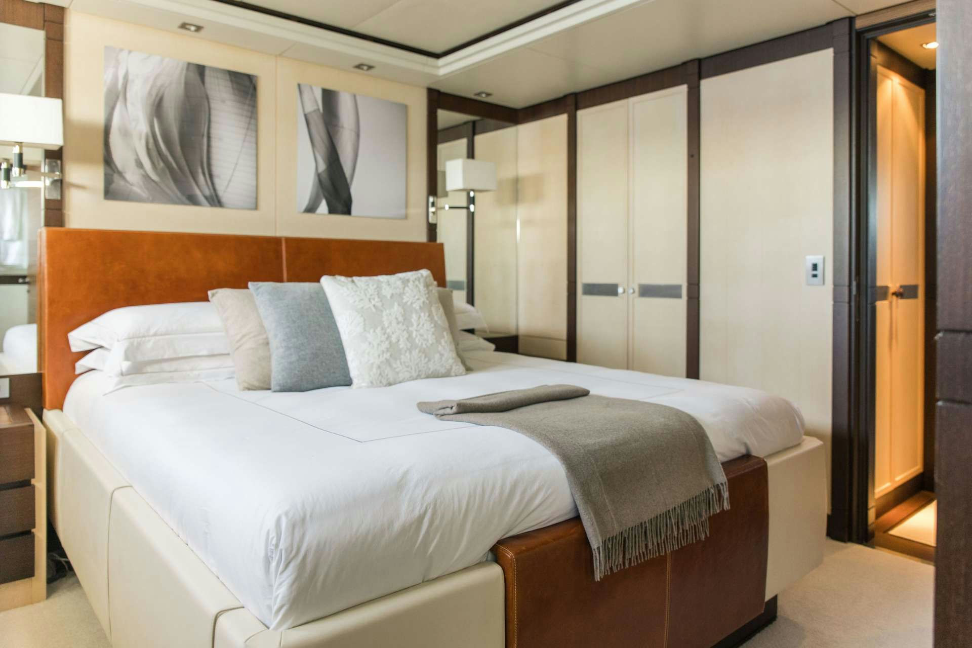 Interior Isa Yacht 47 image 25