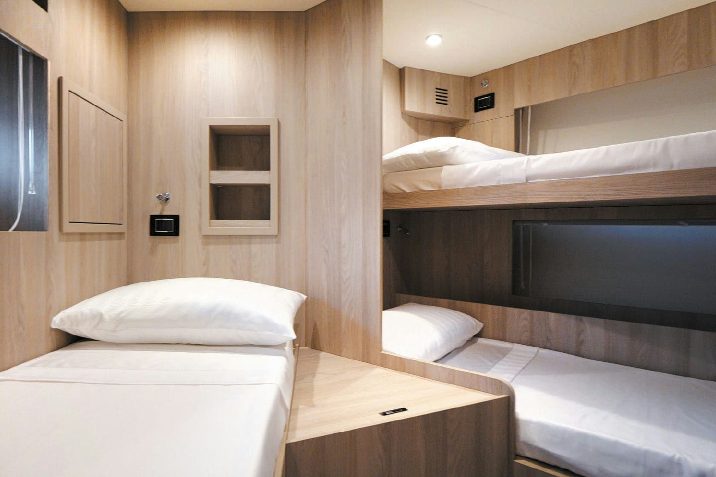 Interior AZIMUT 78 image 19