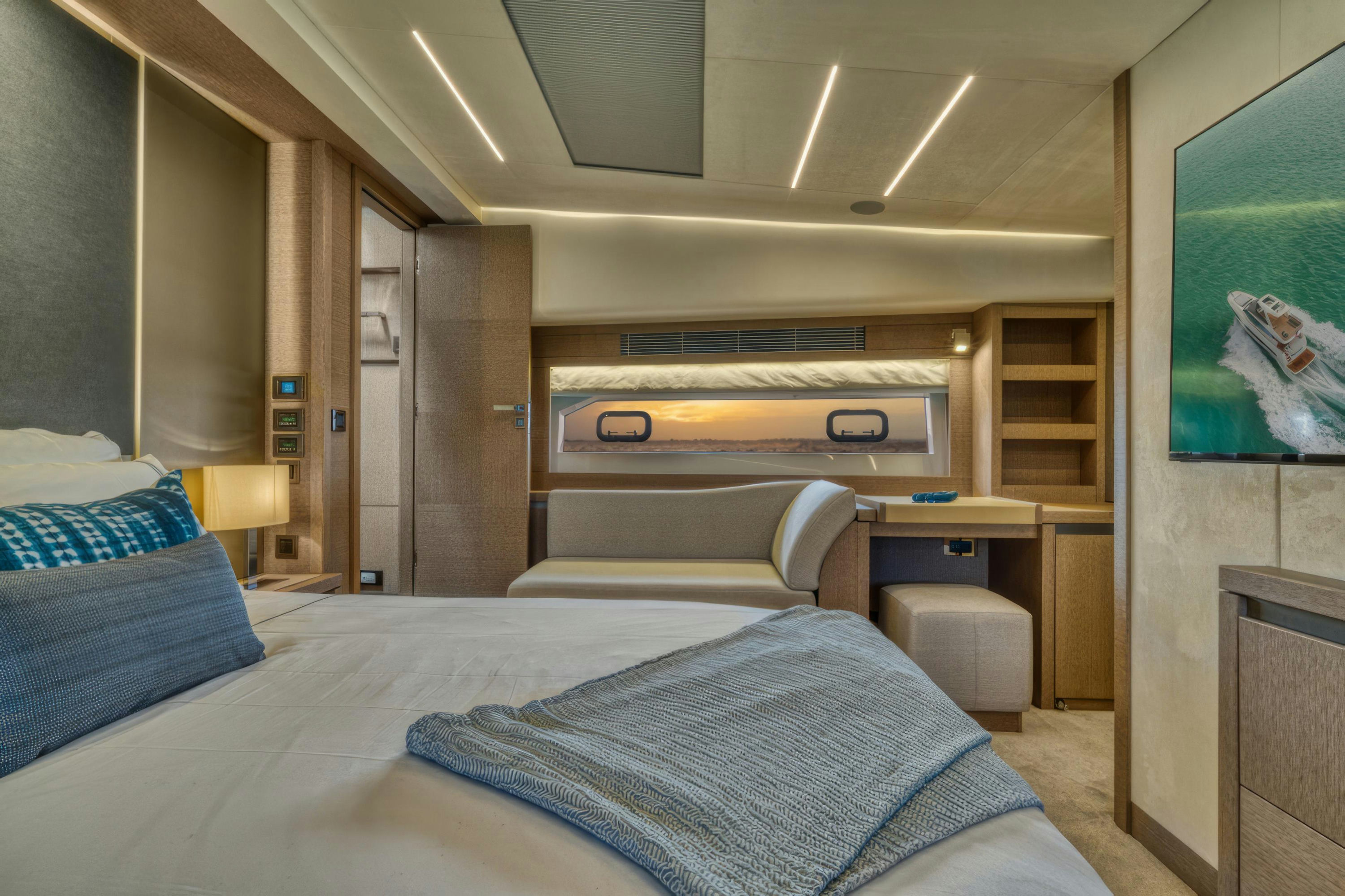 Interior PRESTIGE 690 image 14
