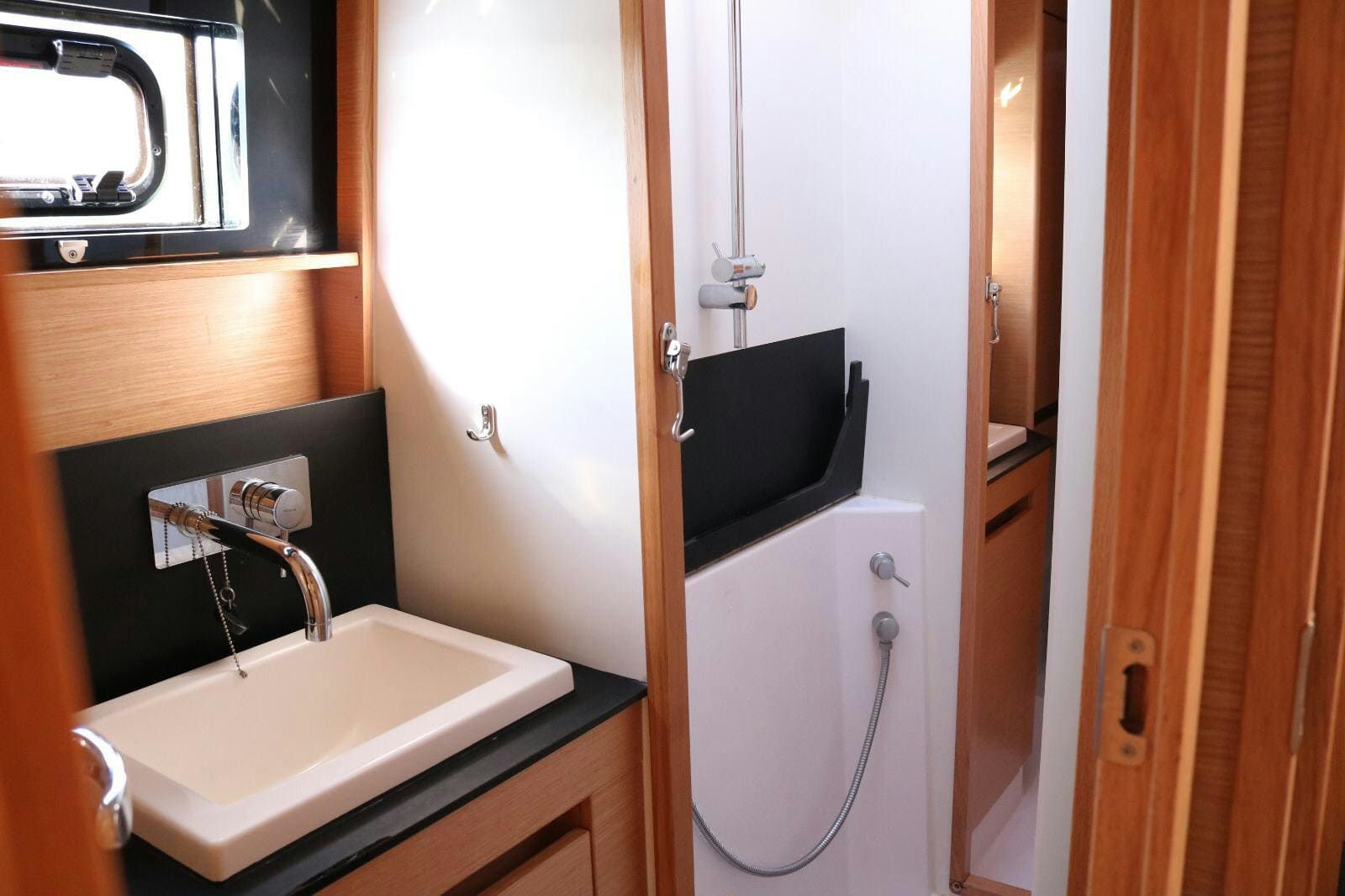 Interior Nautitech 46 image 9