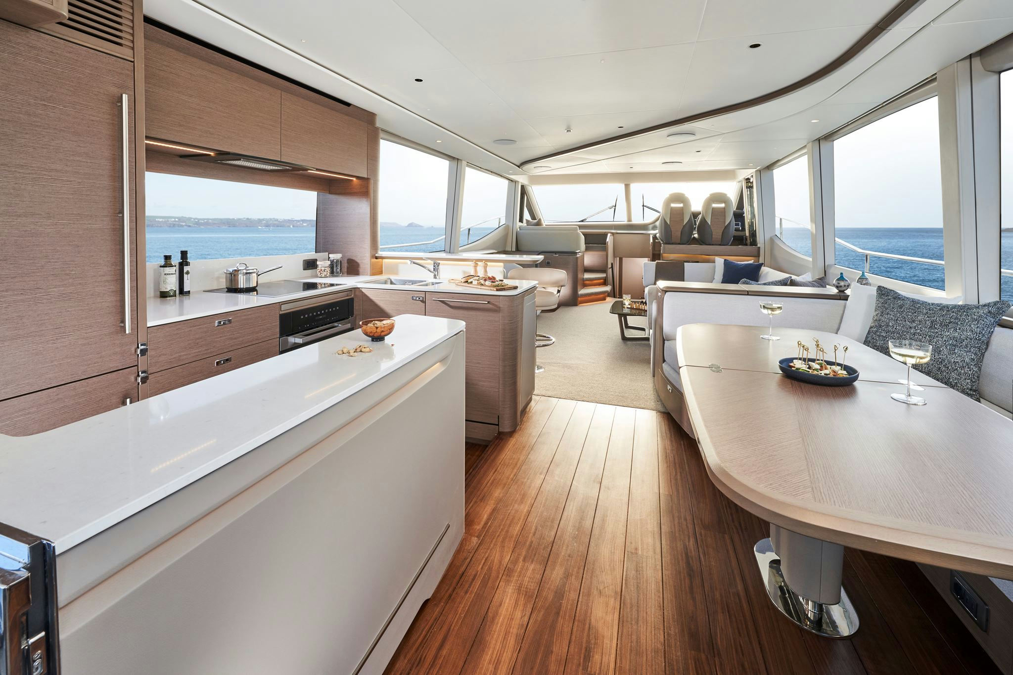 Interior PRINCESS Y72 image 12