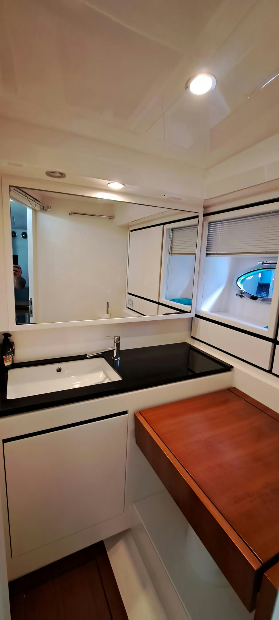 Interior Itama 45 image 12