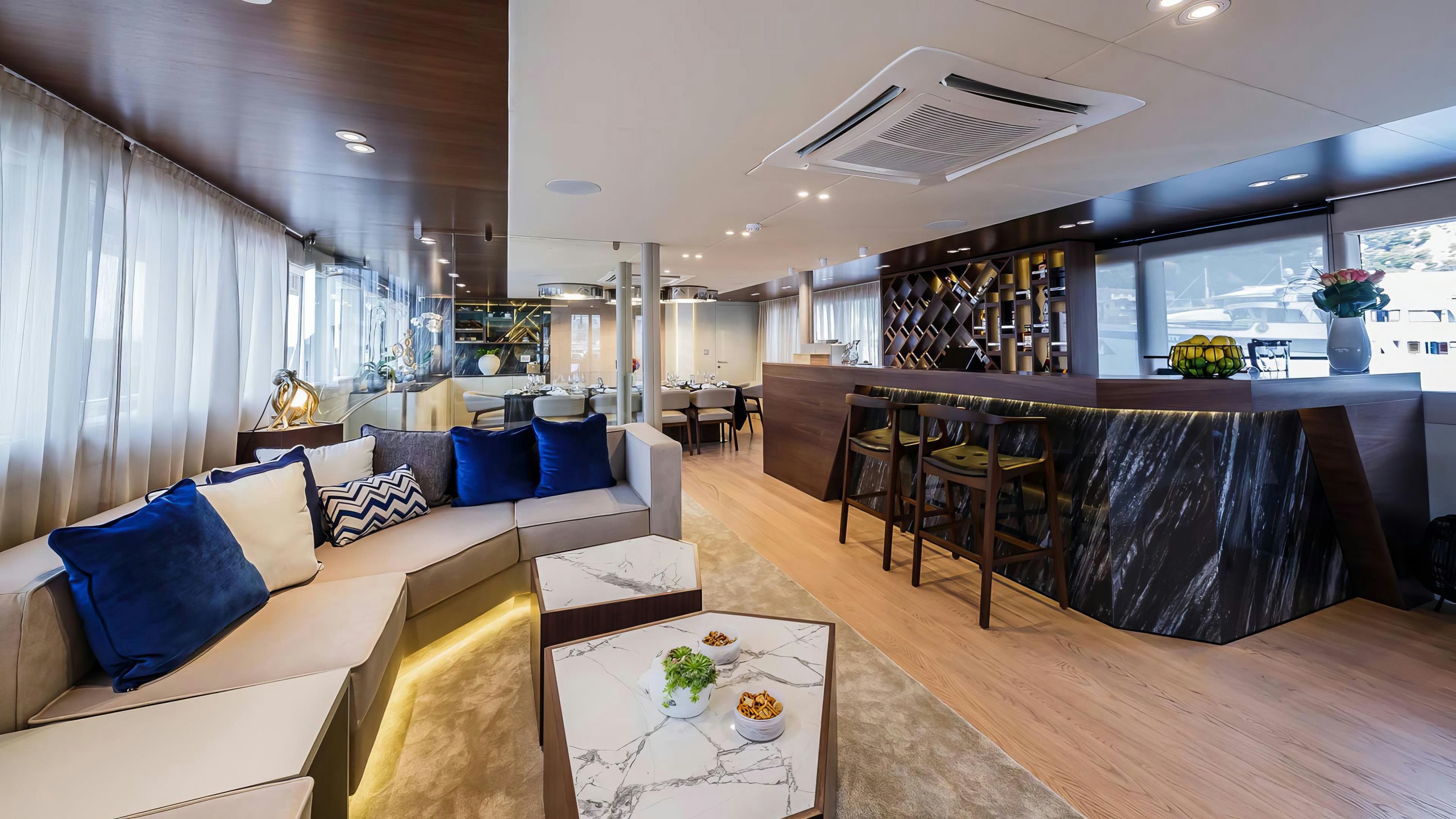 Interior CLASE AZUL image 10