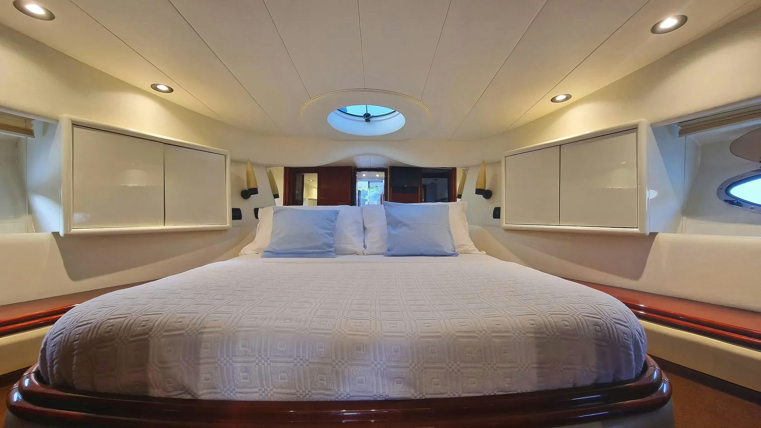 Interior Astondoa 46 Fly image 18