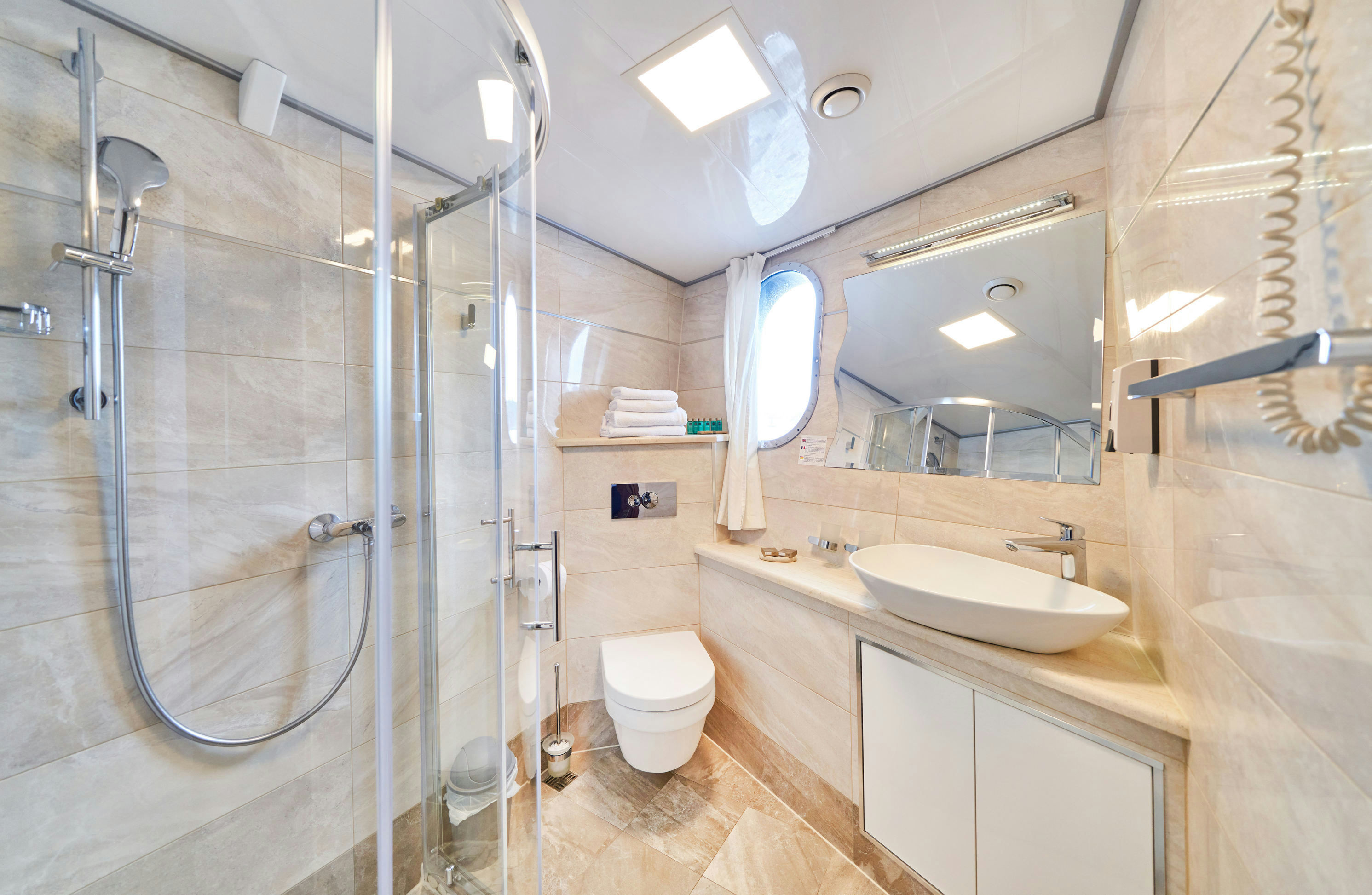 Interior Casablanca image 23