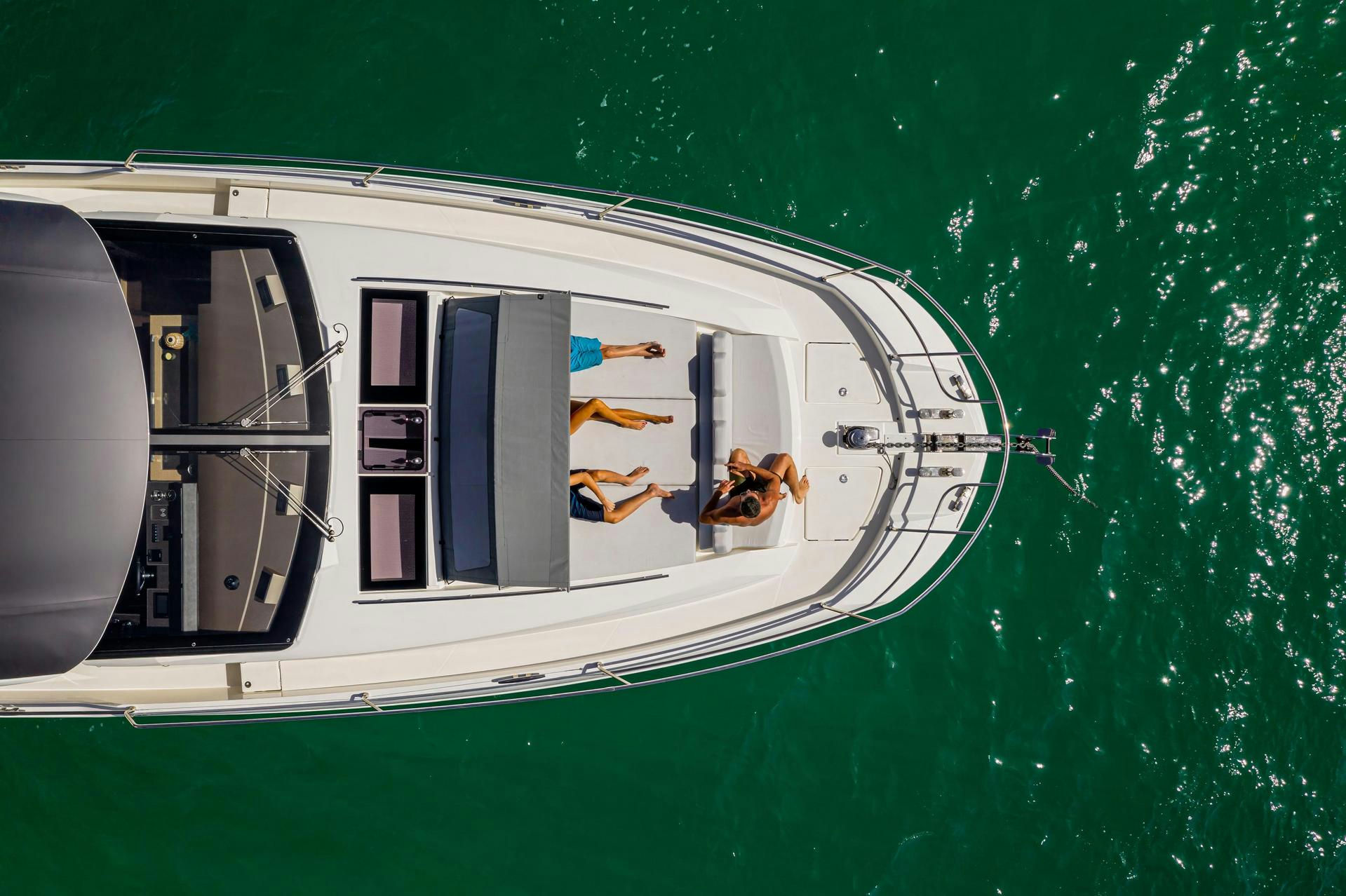 Prestige 690 photo 5