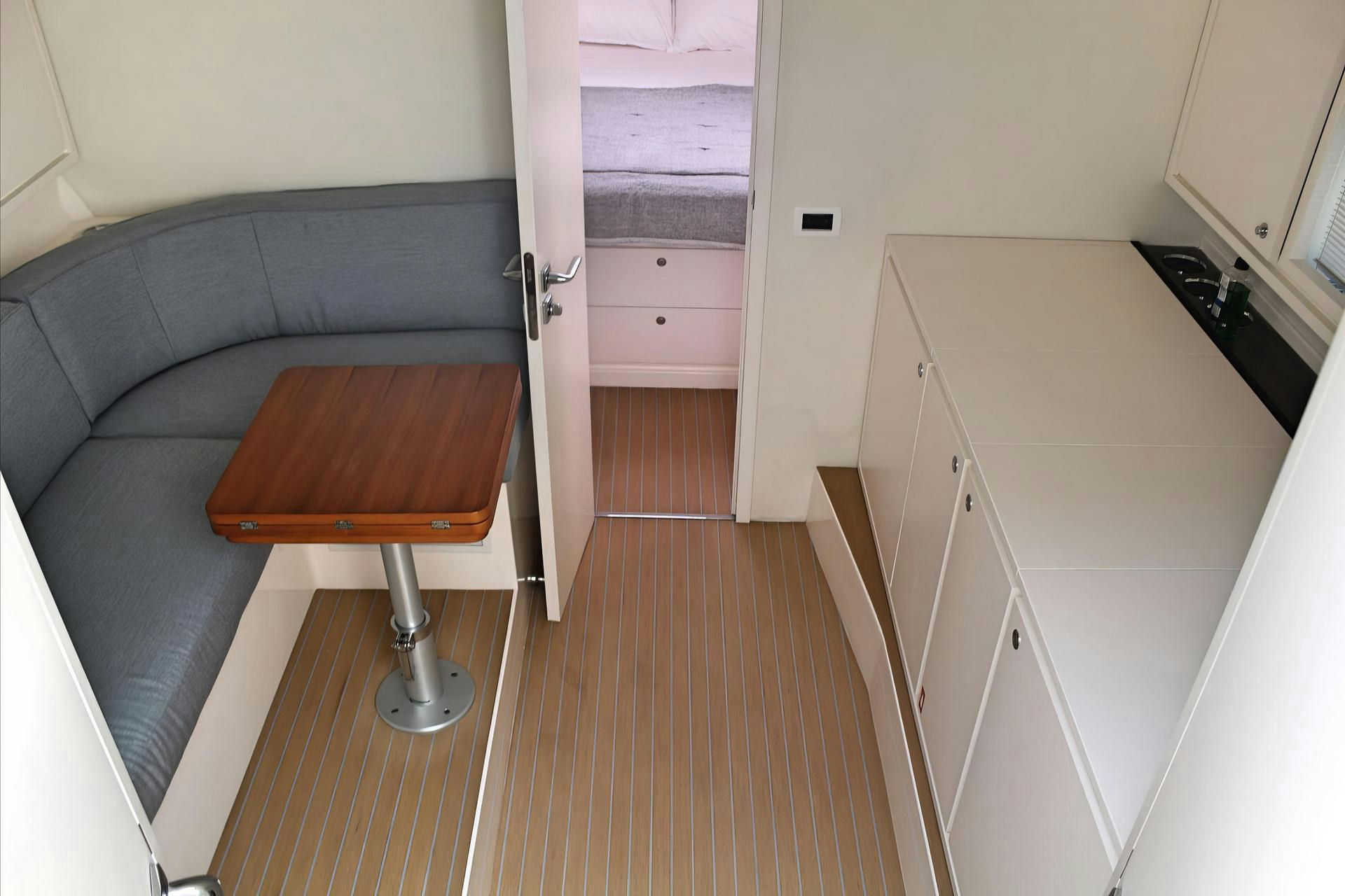 Interior Itama 45 image 11