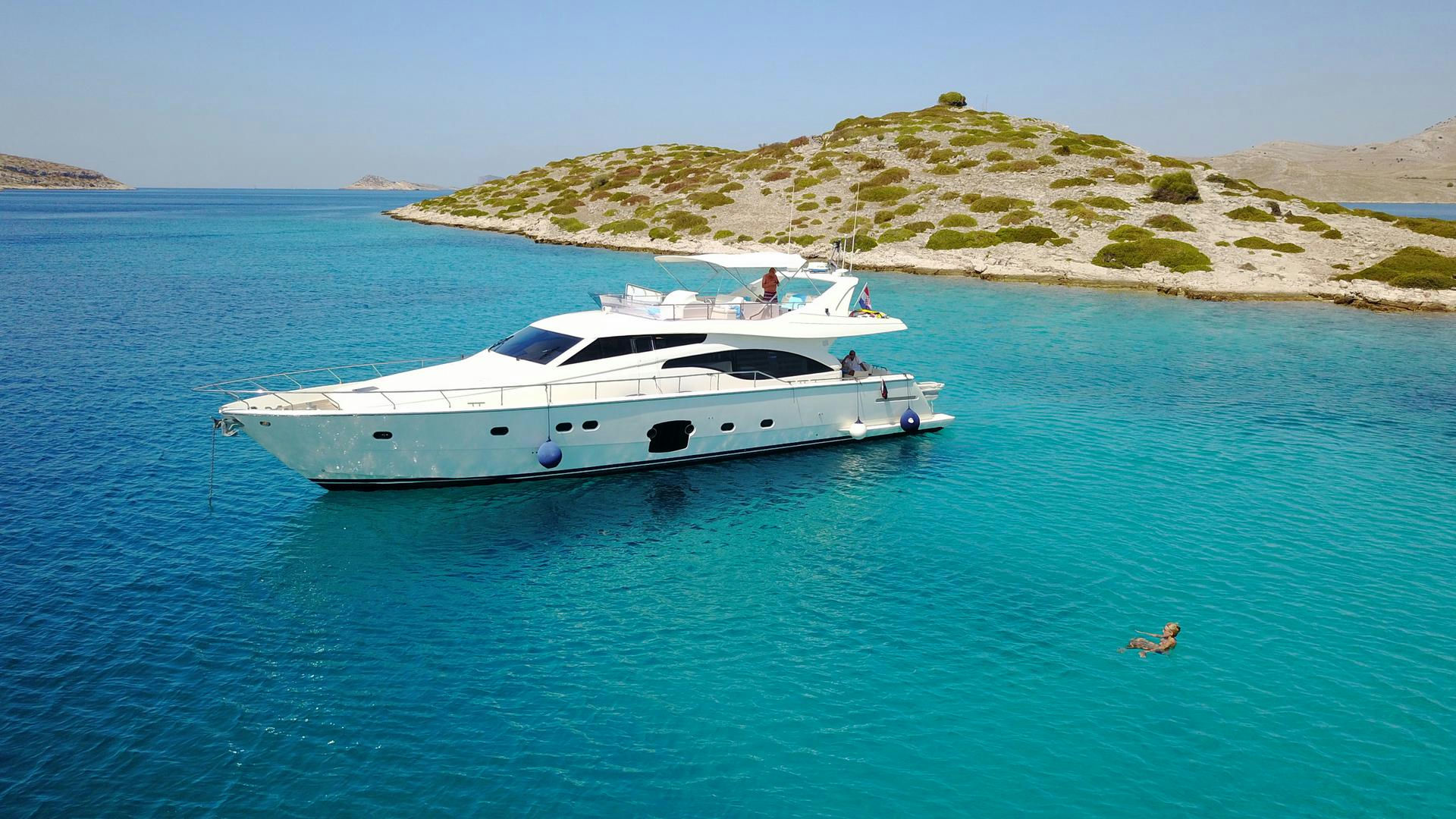 Ferretti 681 photo 2