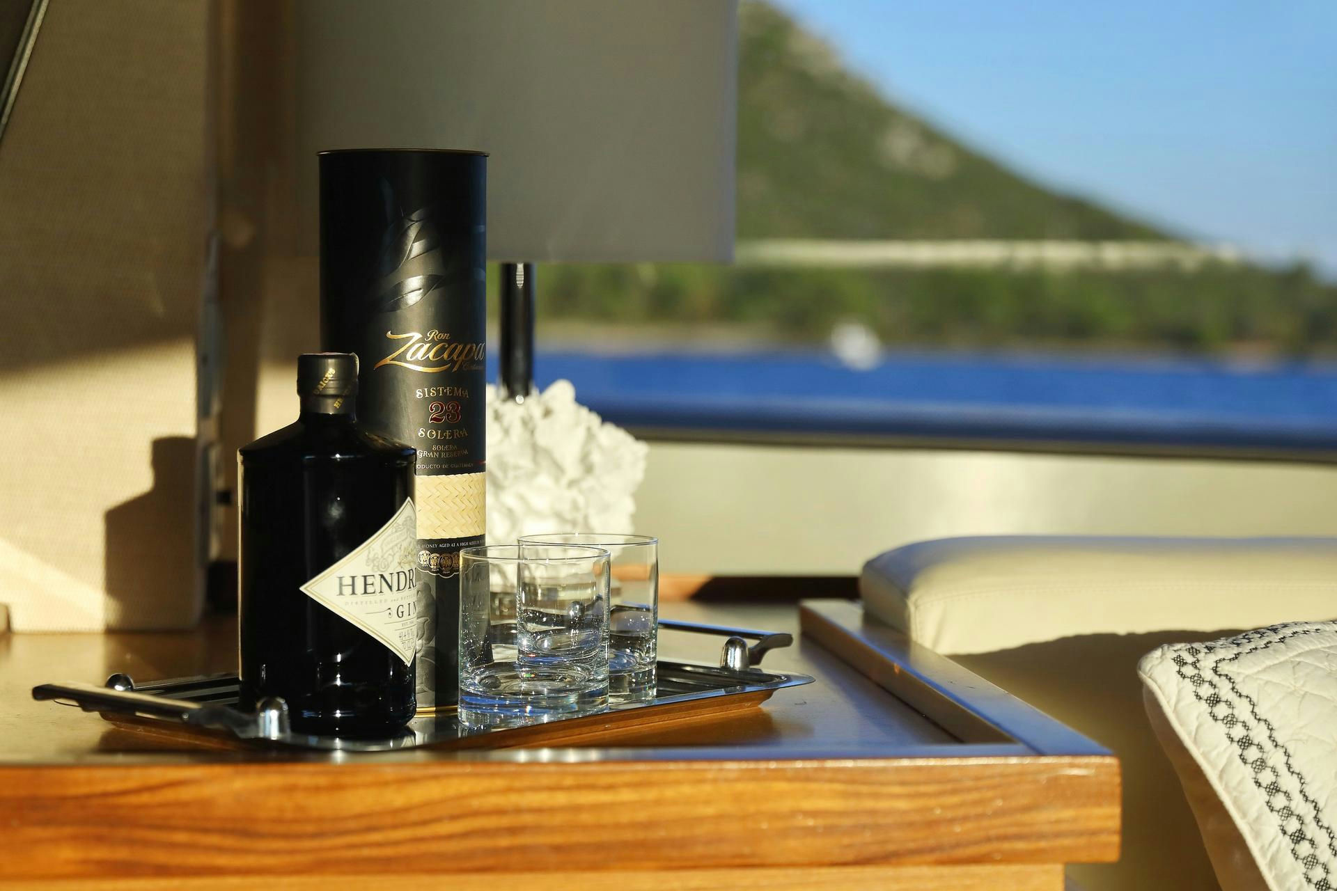 Interior Ferretti 681 image 16
