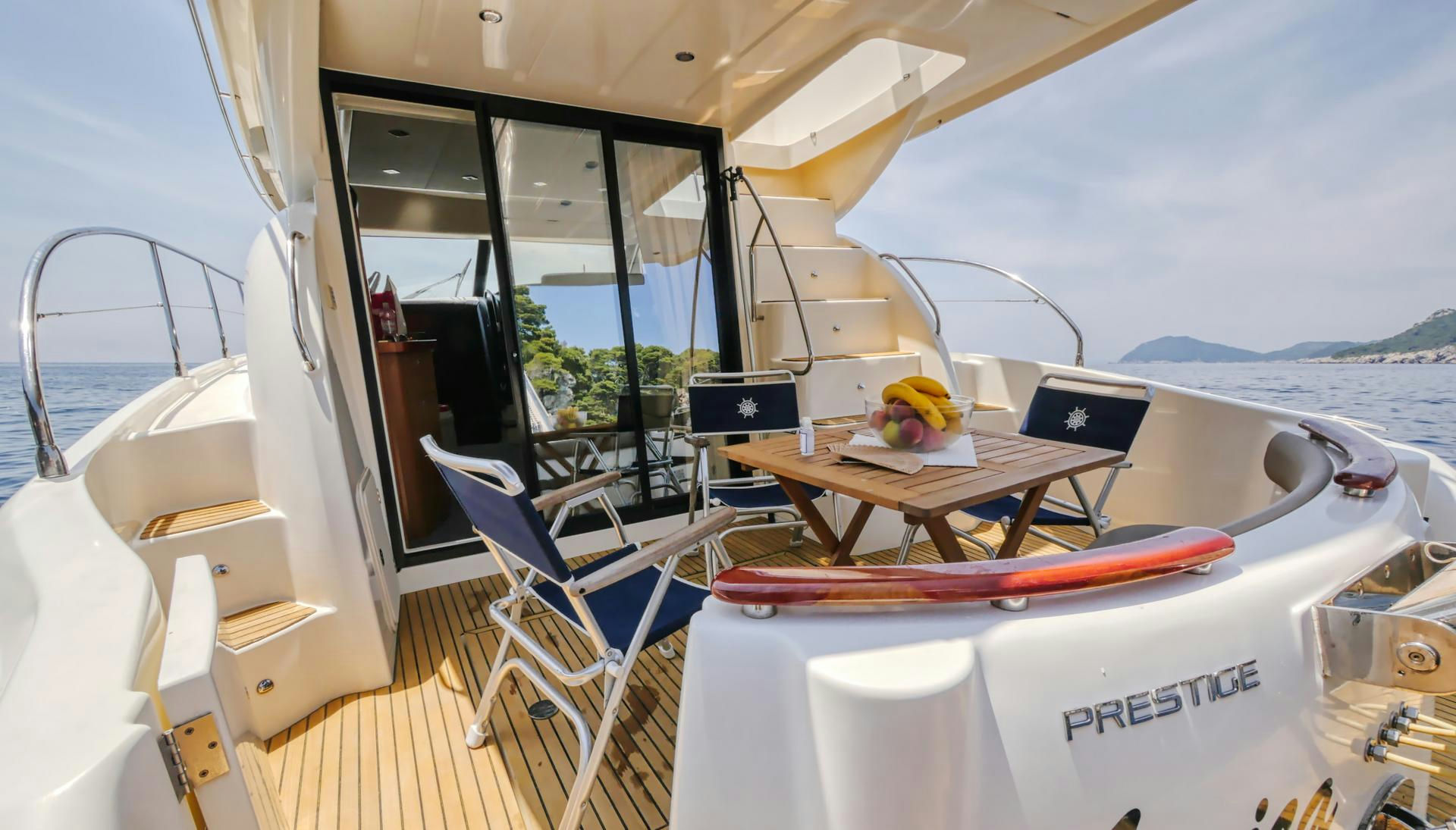 Prestige 440 Fly photo 3