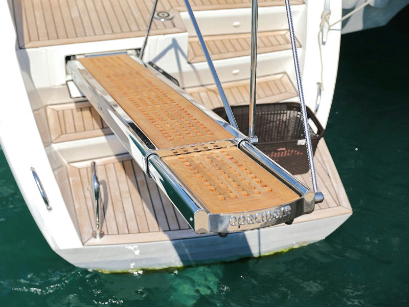 Exterior Lagoon 620 image 5