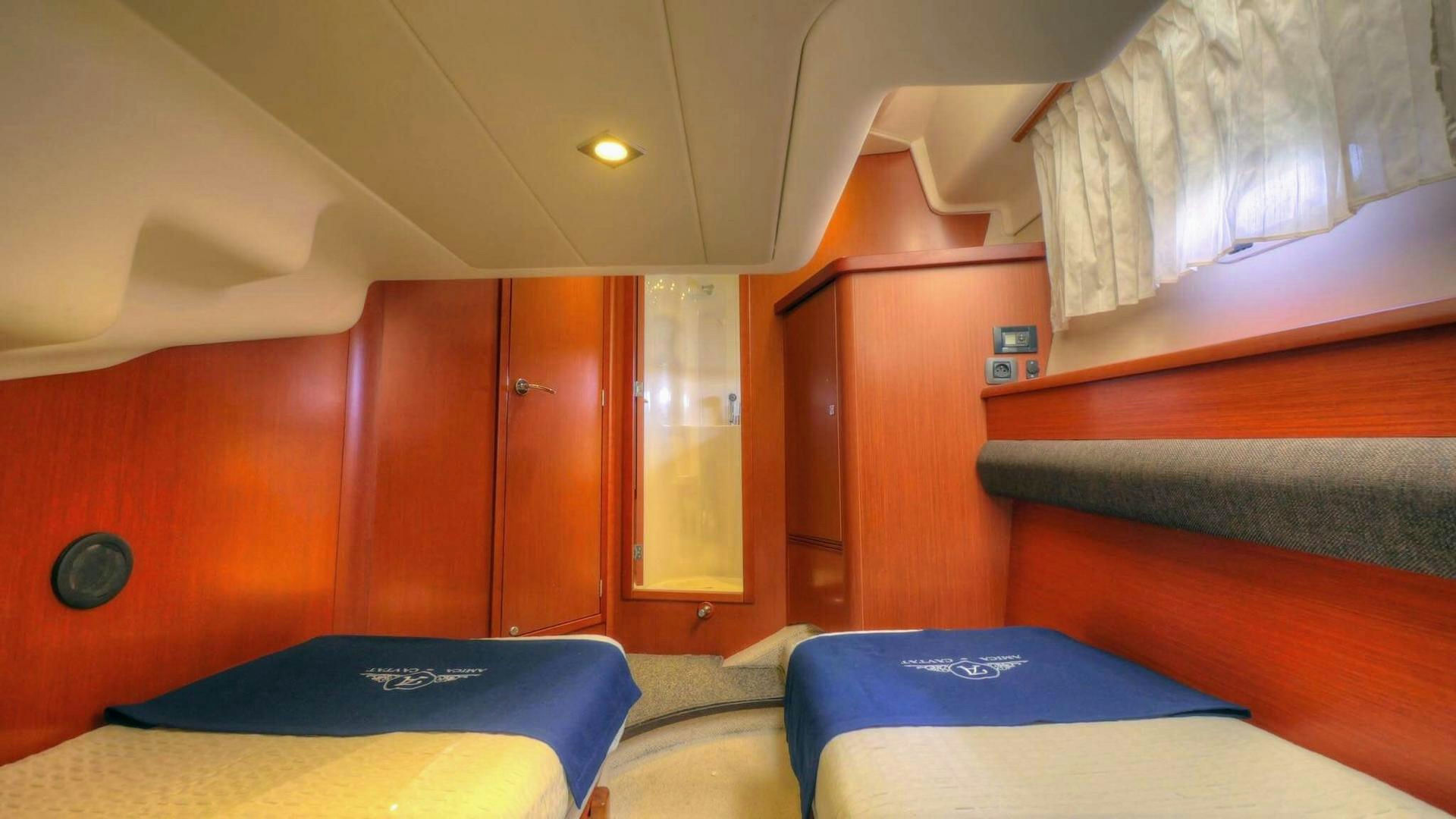 Interior Prestige 440 Fly image 13