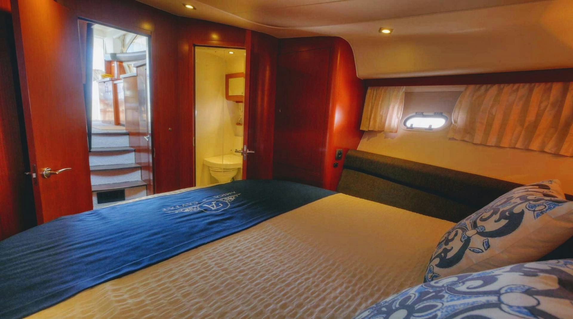 Interior Prestige 440 Fly image 15