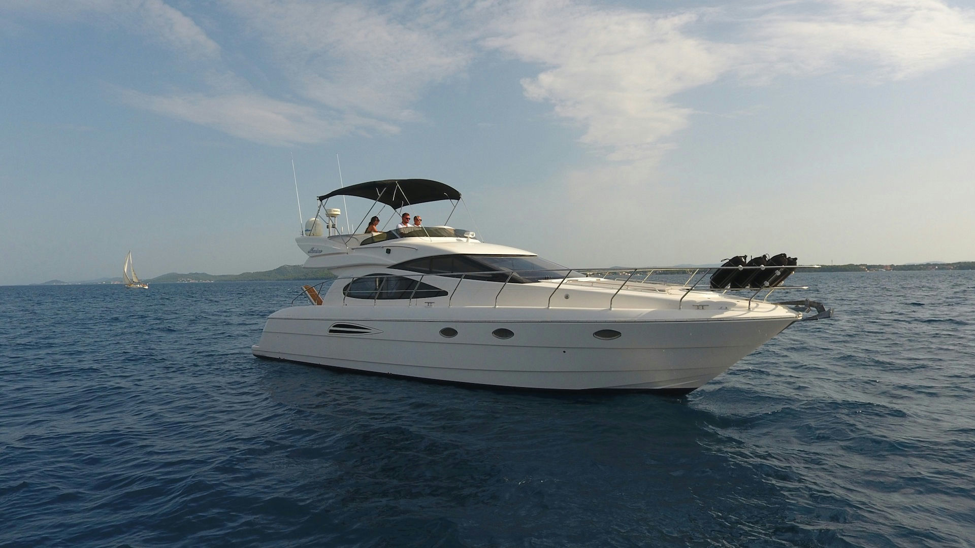 Exterior Astondoa 46 Fly image 7