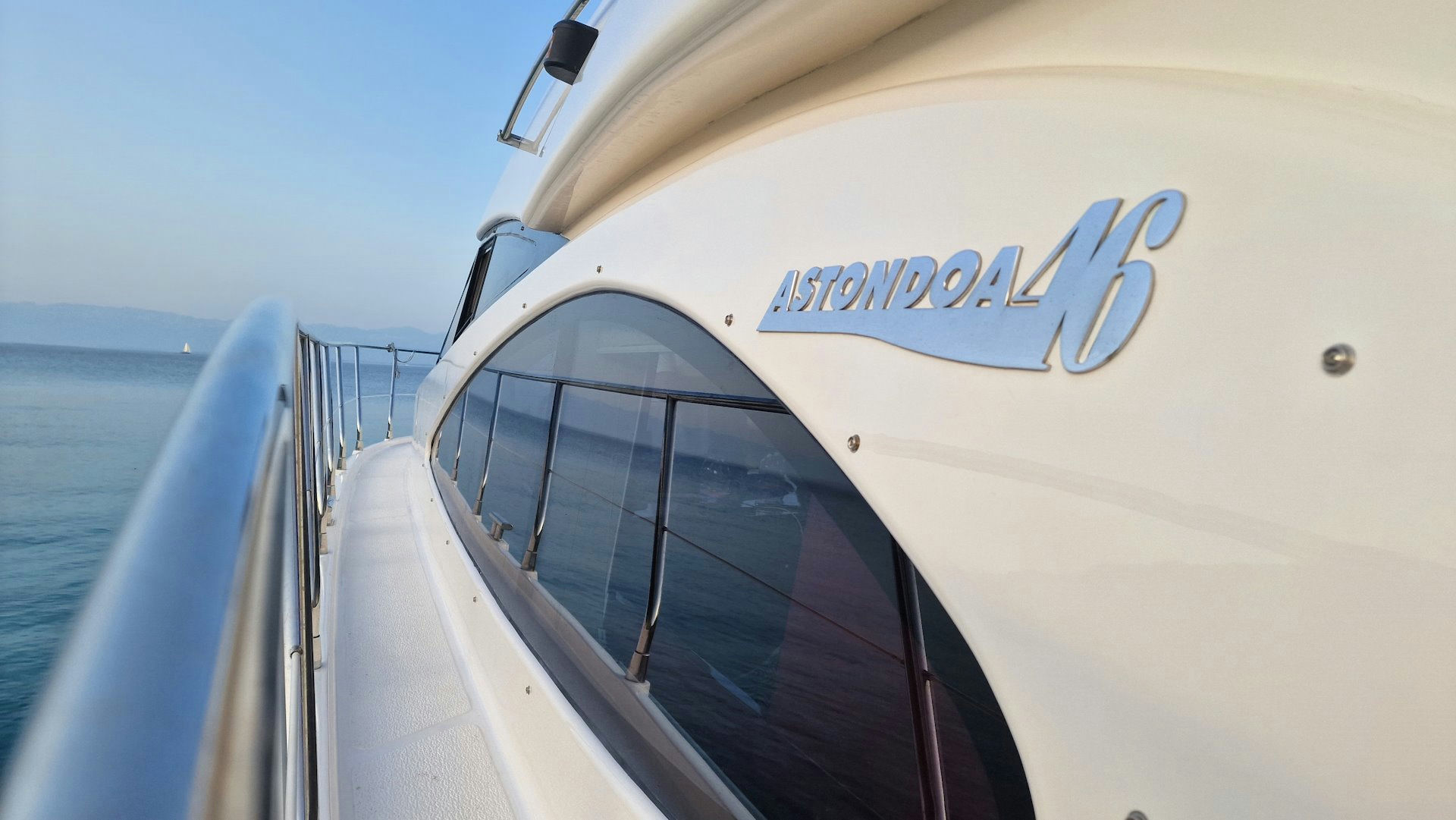 Exterior Astondoa 46 Fly image 9