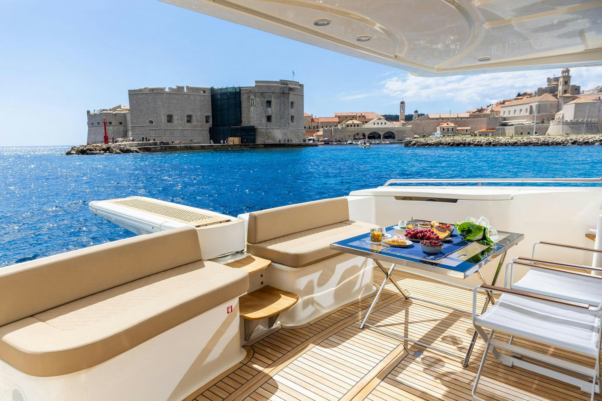 Exterior Ferretti 591 image 5