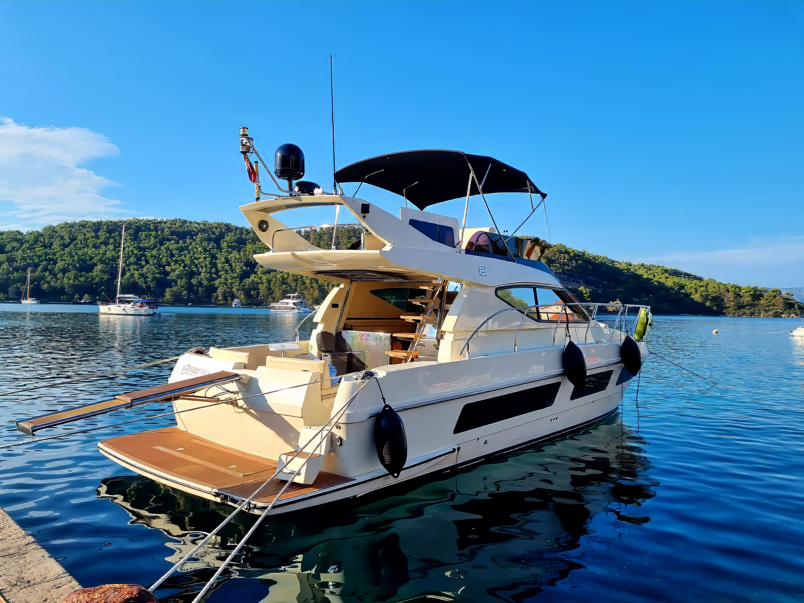 Ferretti 43 photo 4