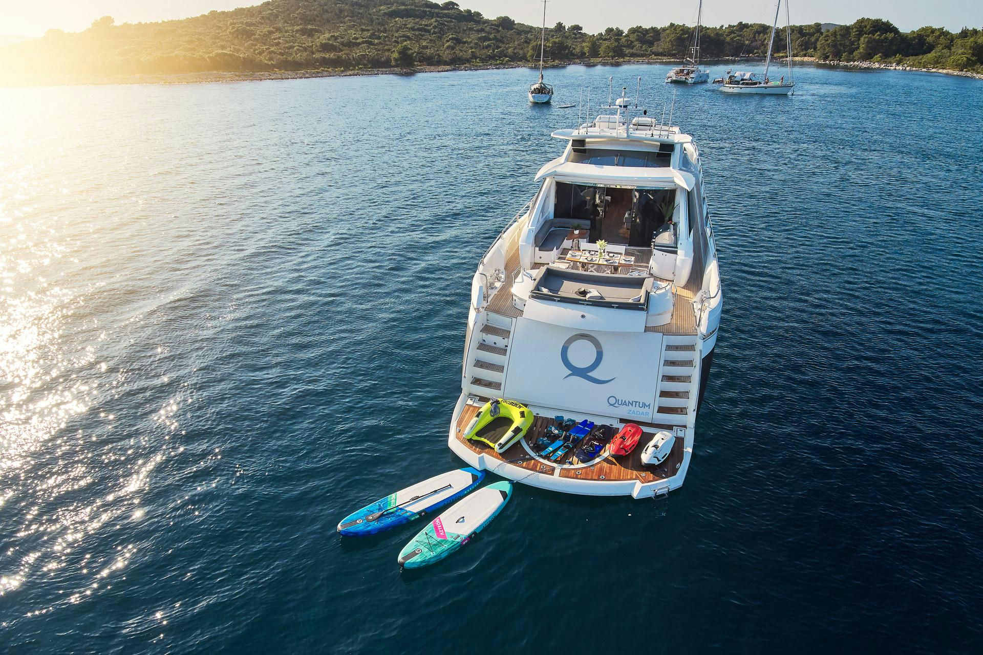 Exterior Predator 108 image 17