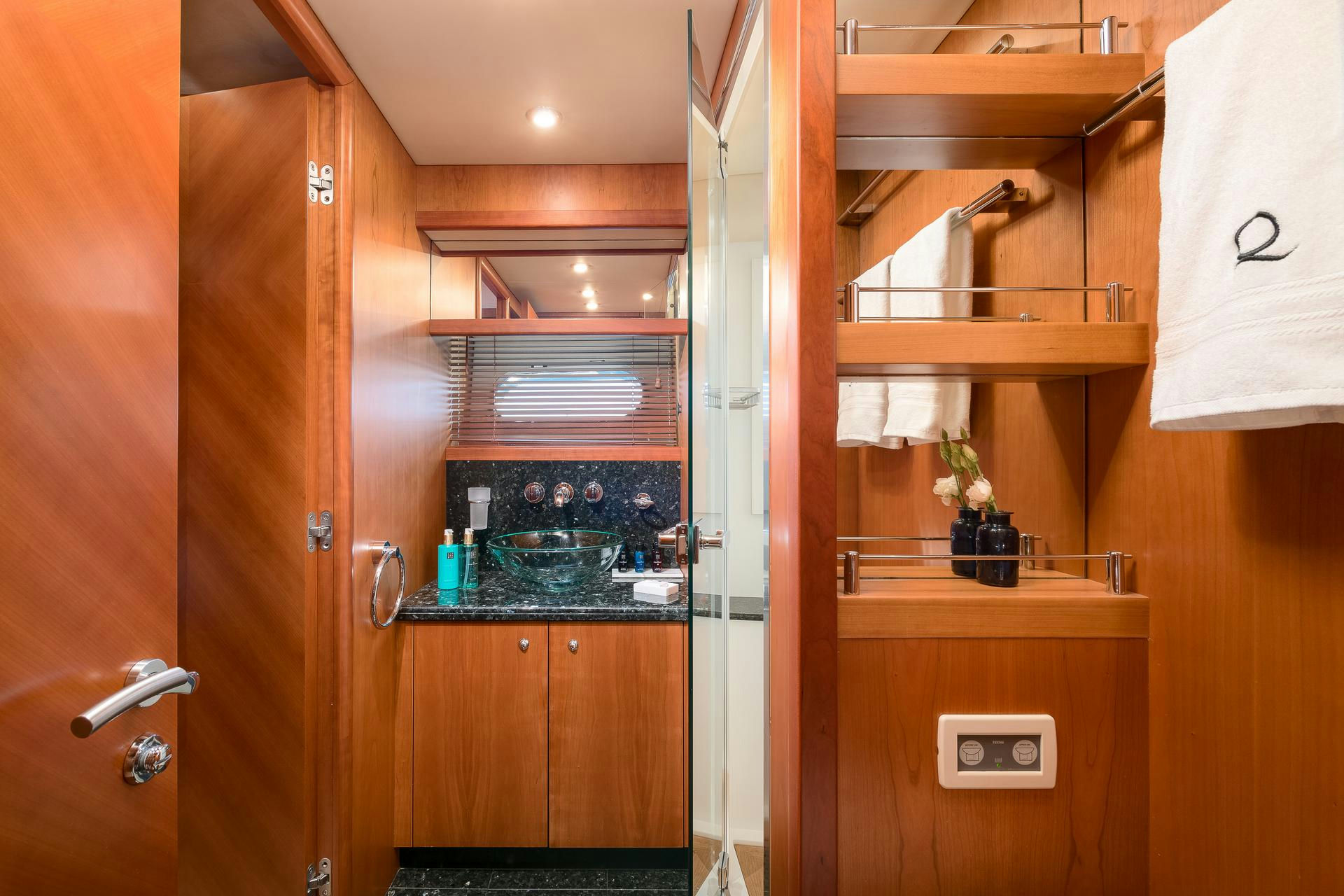 Interior Predator 108 image 38