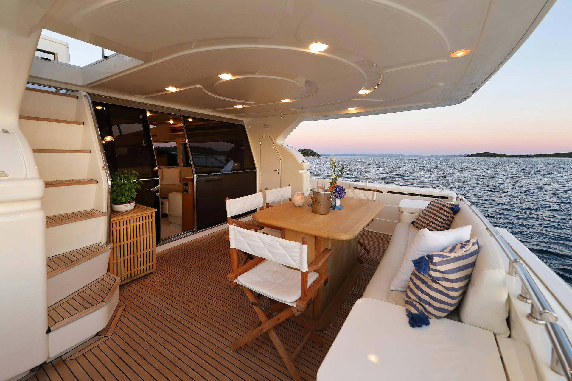 Exterior Ferretti 681 image 15
