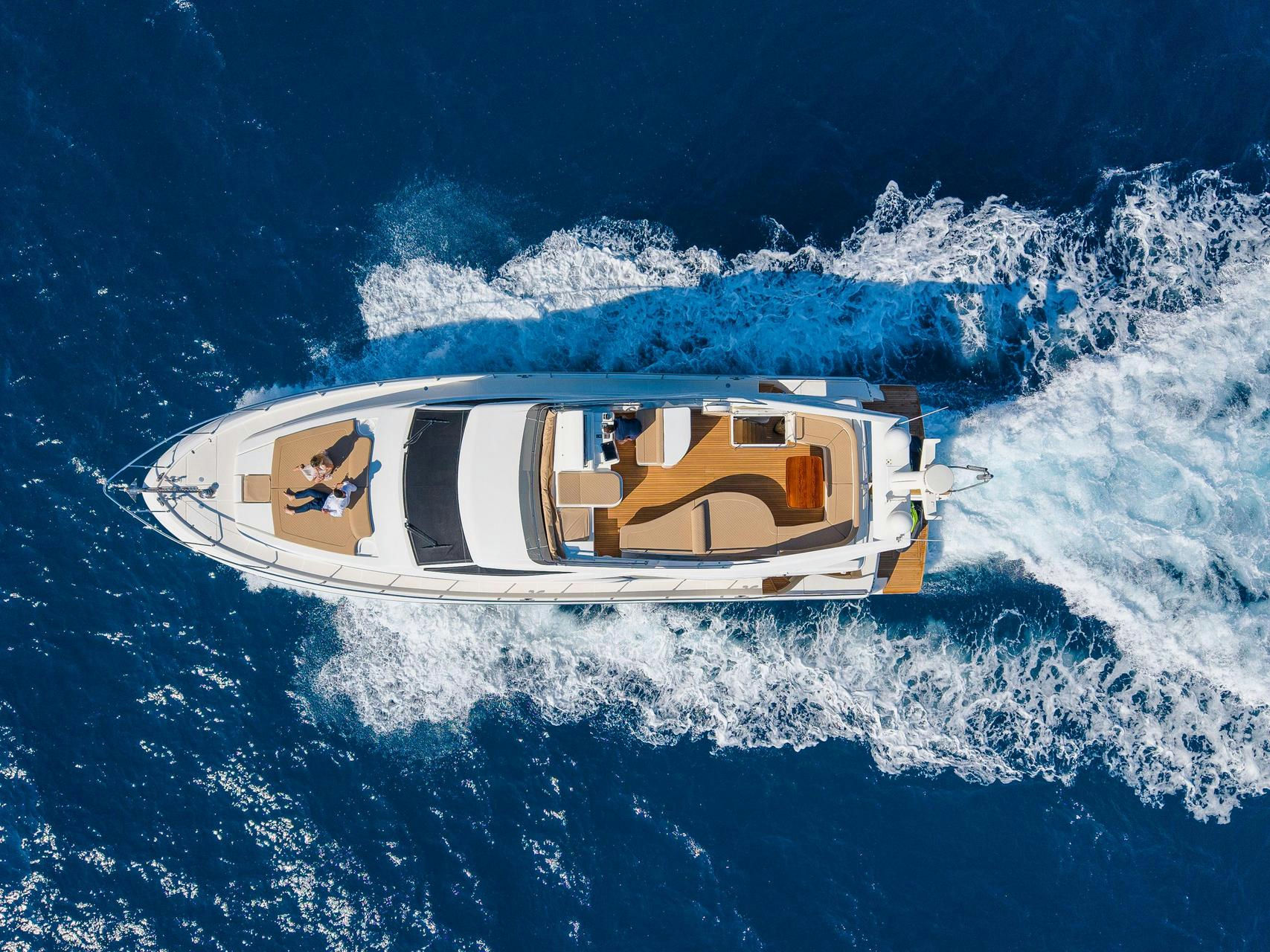 Ferretti 591 photo 3