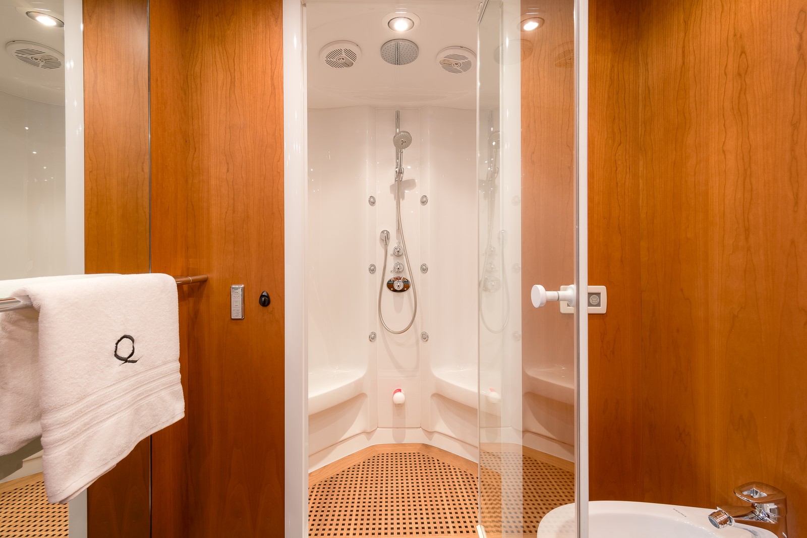 Interior undefined image 33