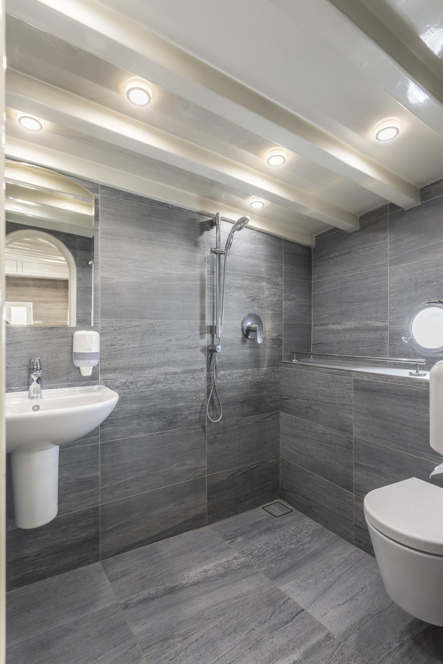 Interior undefined image 27