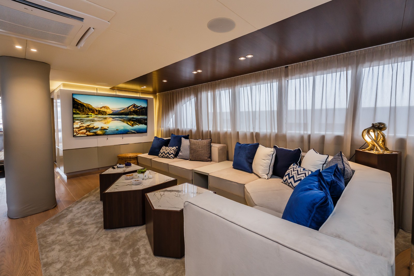 Interior undefined image 12